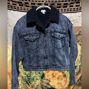 Forever 21 Black and Gray Sherpa lined Jean Jacket medium